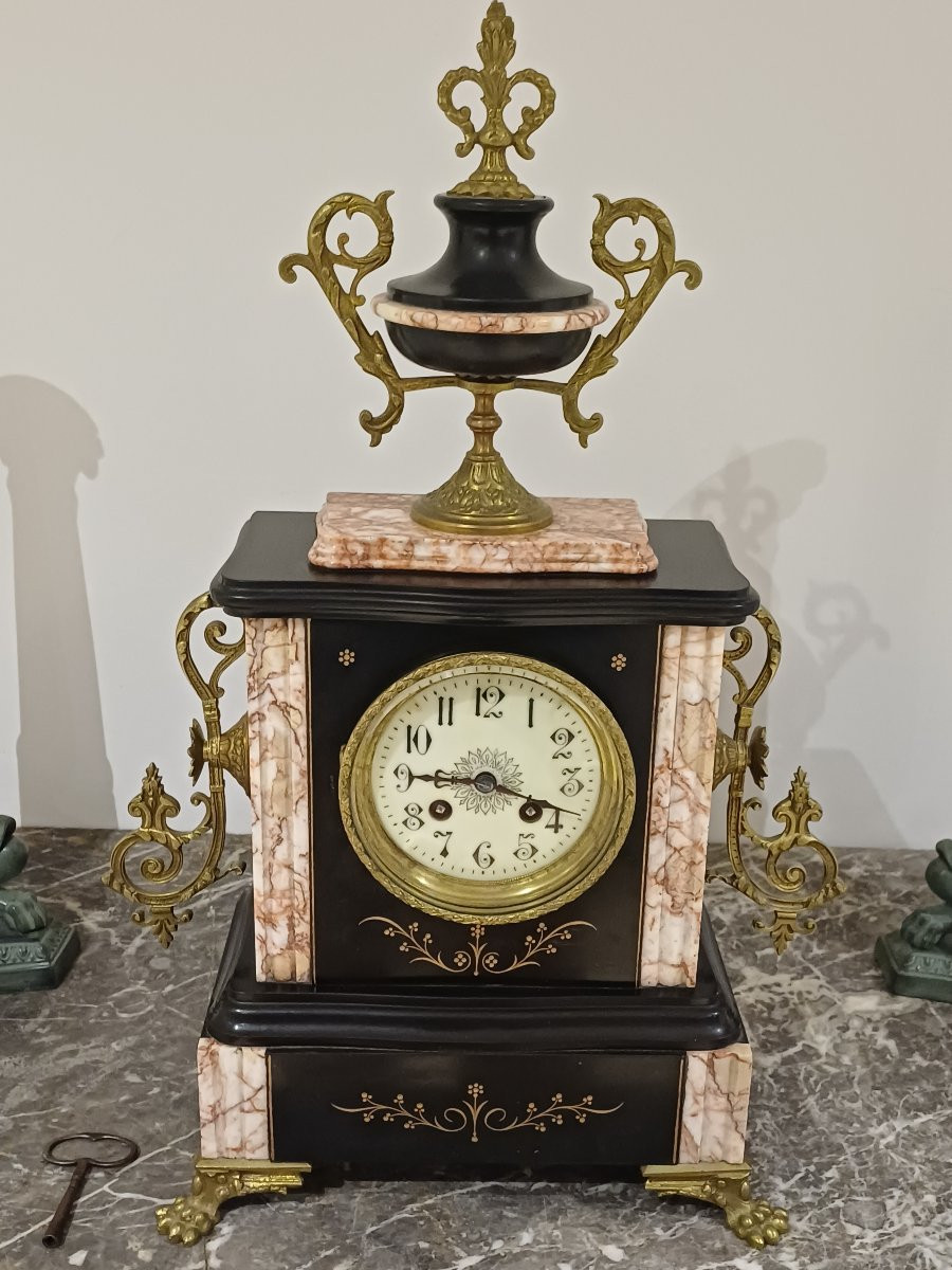 Borne Clock In Black And Pink Veined Marble -photo-2