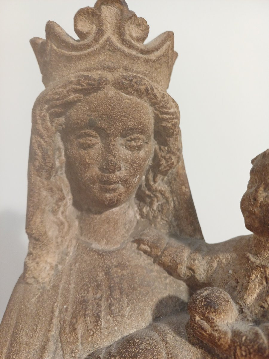 Vierge couronnée à l'enfant -photo-1