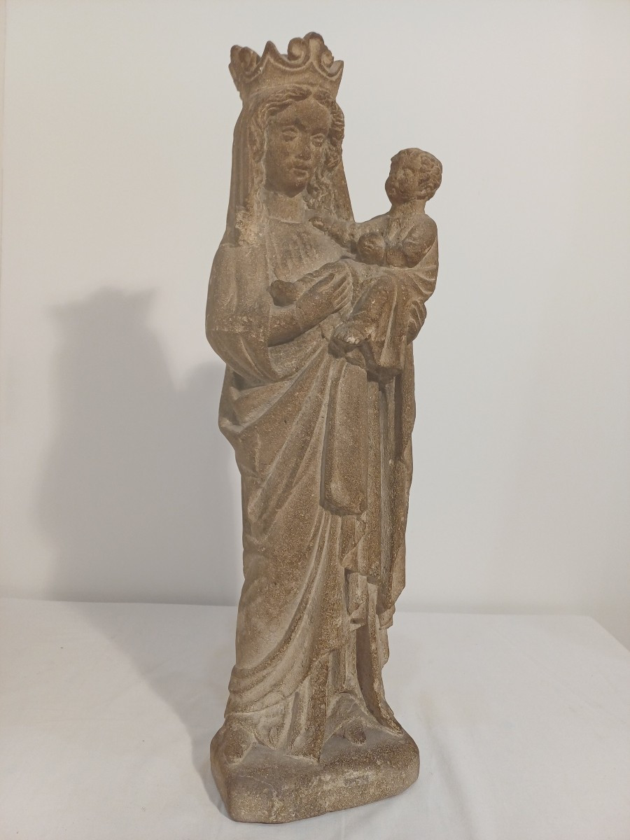 Vierge couronnée à l'enfant 