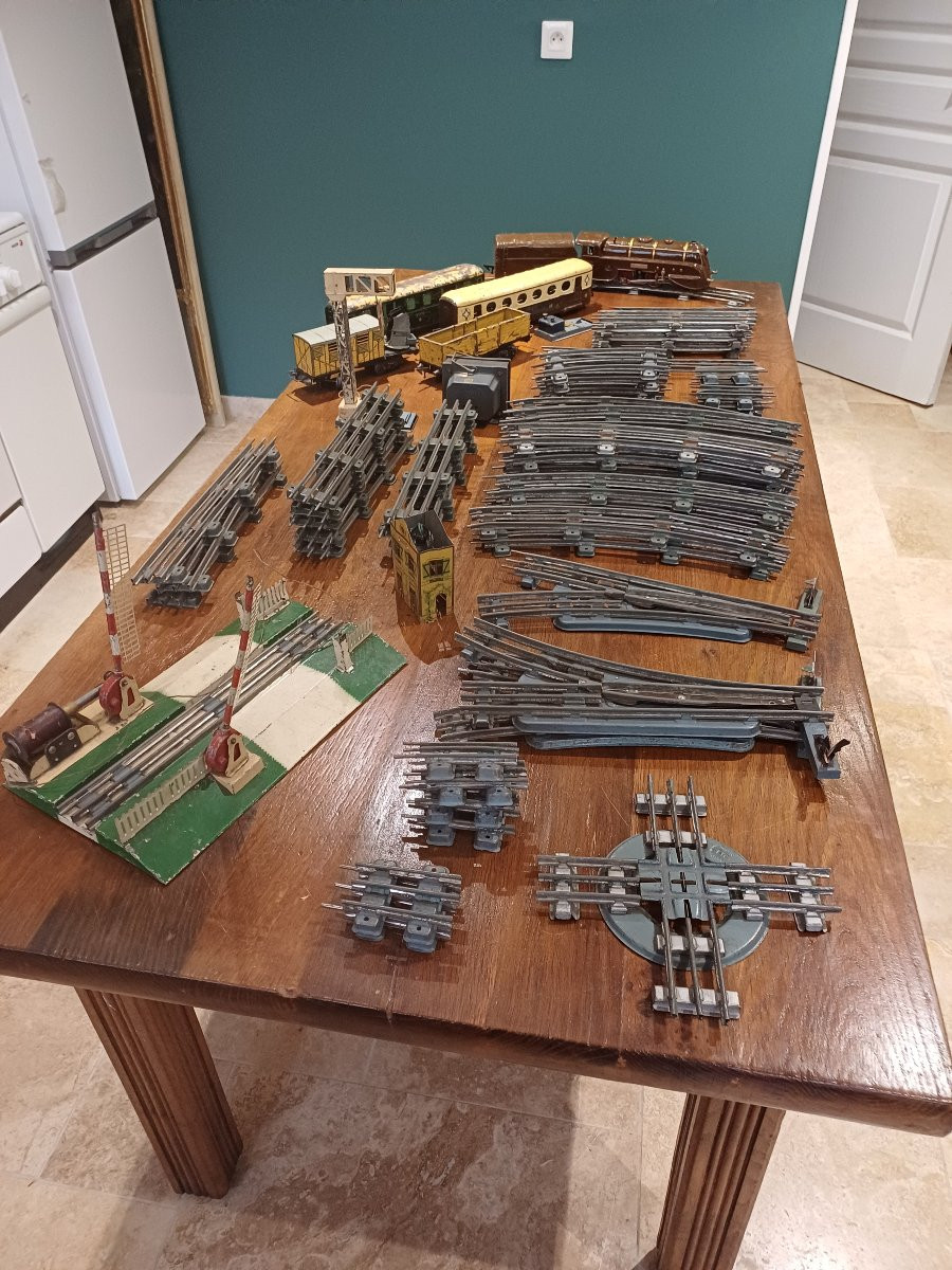 Vintage Train And Accessories From The Jef Brand-photo-2