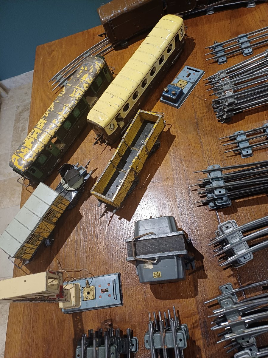 Vintage Train And Accessories From The Jef Brand-photo-4