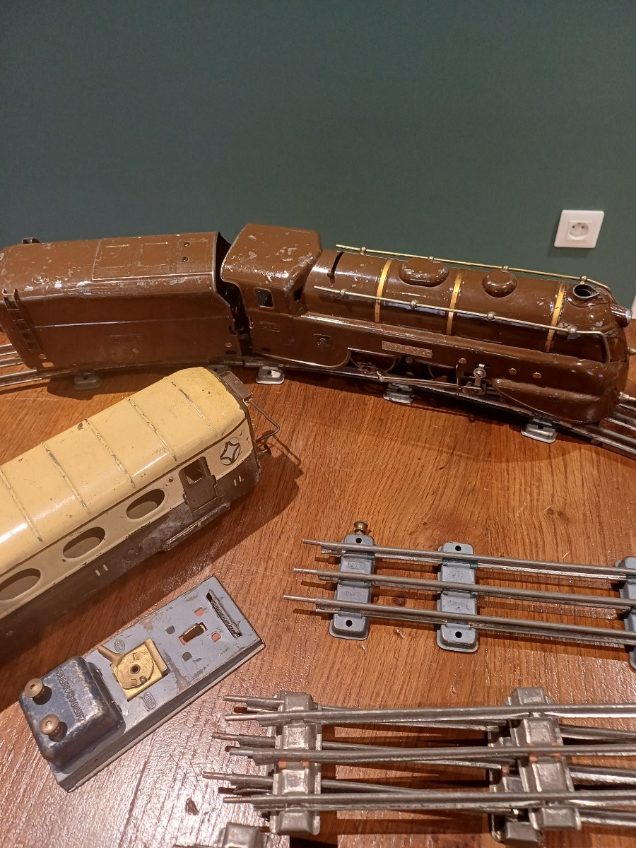 Vintage Train And Accessories From The Jef Brand-photo-2