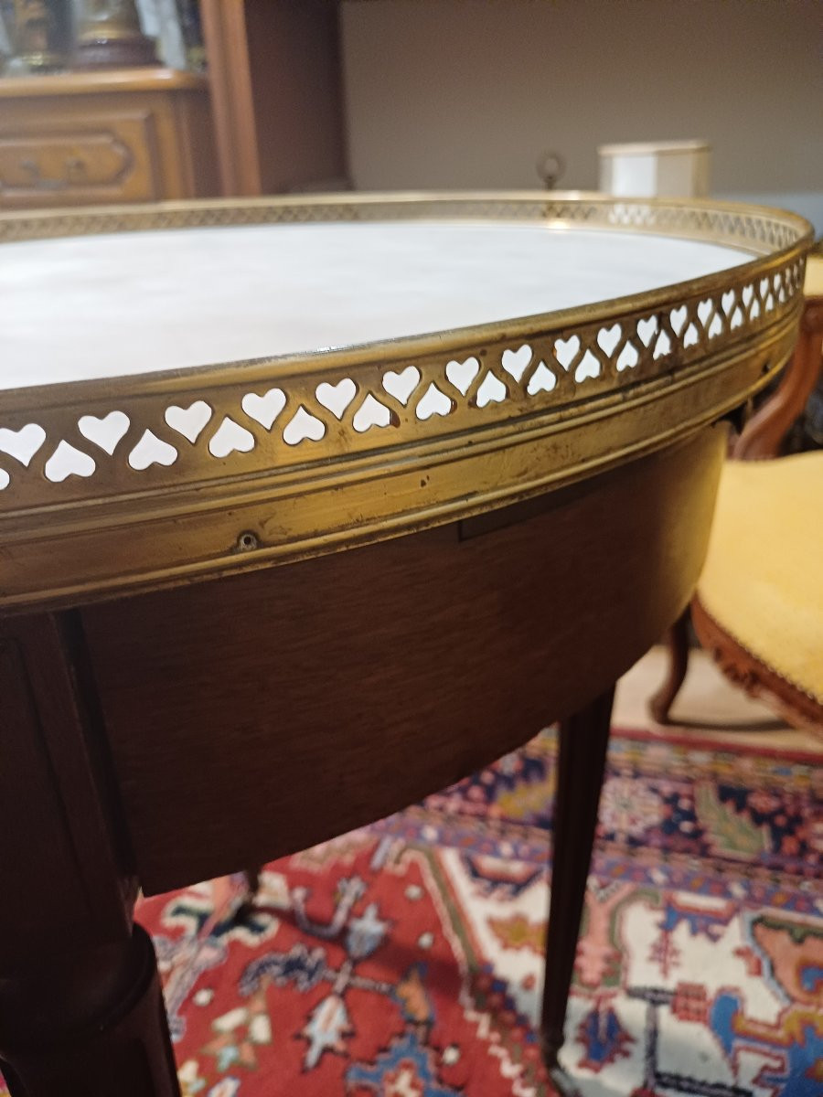 Hot Water Bottle Pedestal Table -photo-1