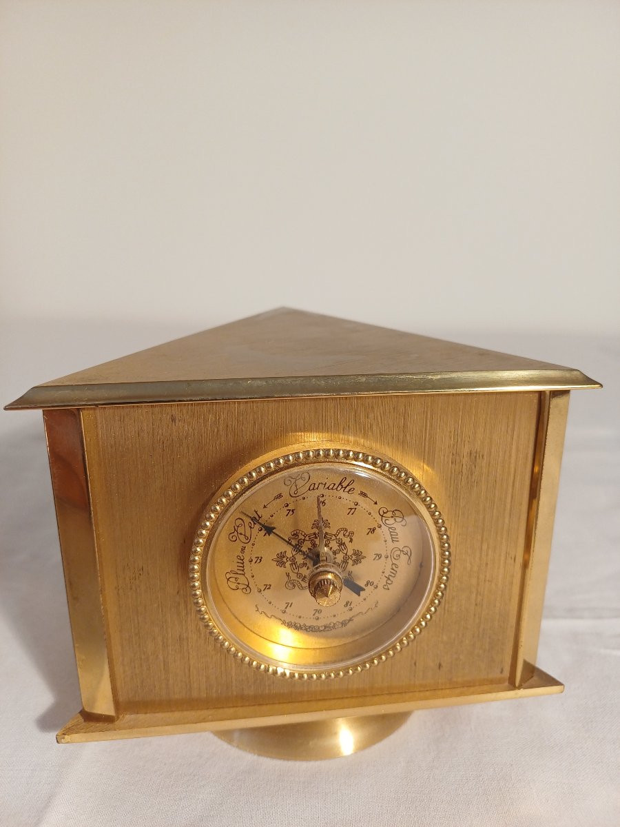 Triangular Clock/alarm Clock With 3 Functions-photo-2