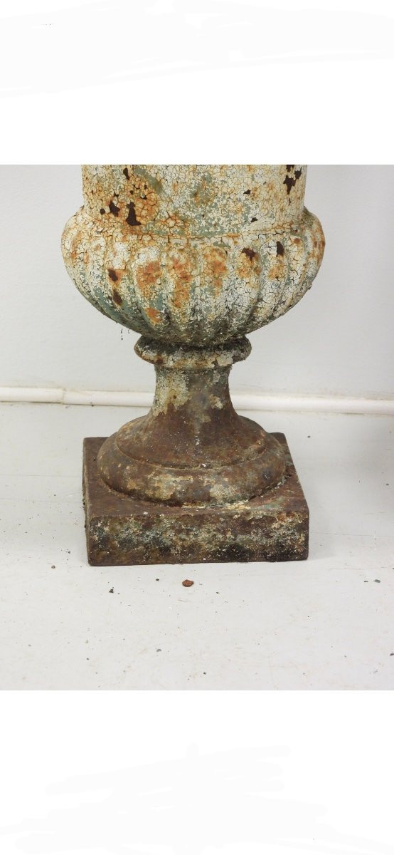  Deux  Vases Medicis en Fonte laqué Blanc-photo-3