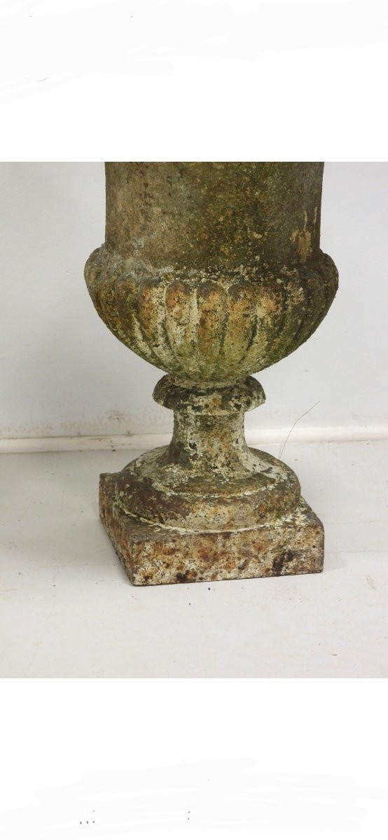  Deux  Vases Medicis en Fonte laqué Blanc-photo-4
