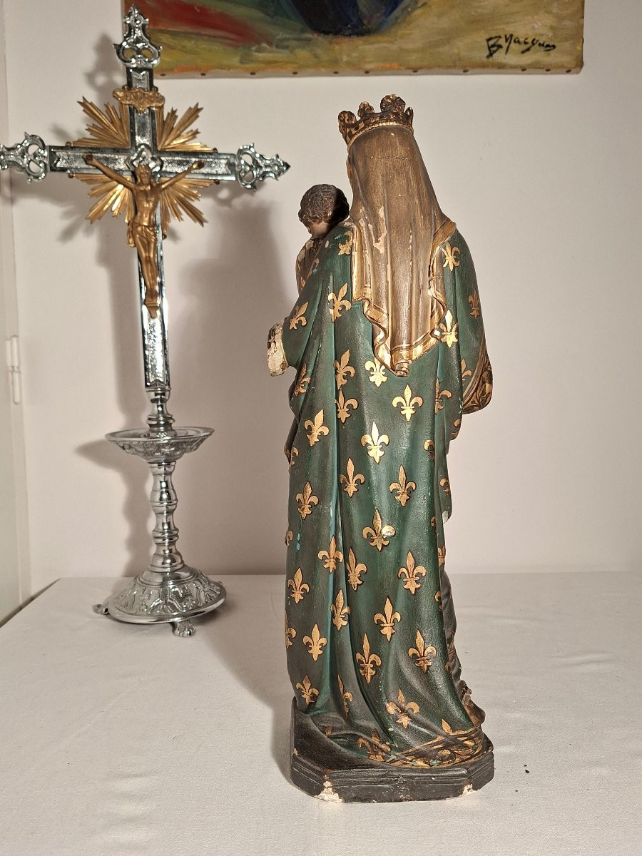 Vierge couronnée et l'Enfant en Plâtre Peint en Polychrome -photo-2
