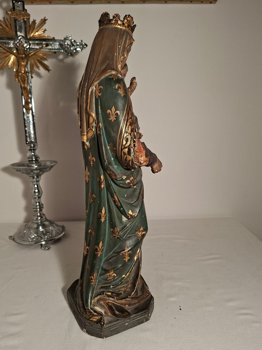 Vierge couronnée et l'Enfant en Plâtre Peint en Polychrome -photo-3