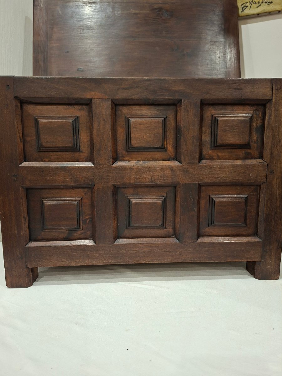 Spanish-style Oak Chest -photo-3