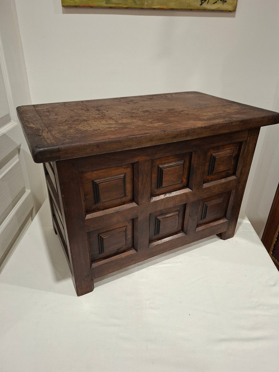 Spanish-style Oak Chest -photo-3