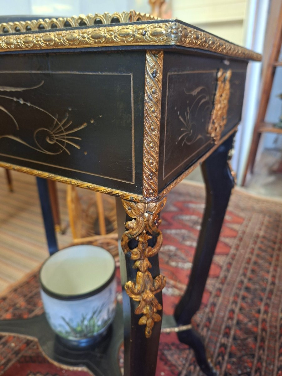 Jardiniere Napoléon III en Bois Noirci et Vase en Porcelaine -photo-8