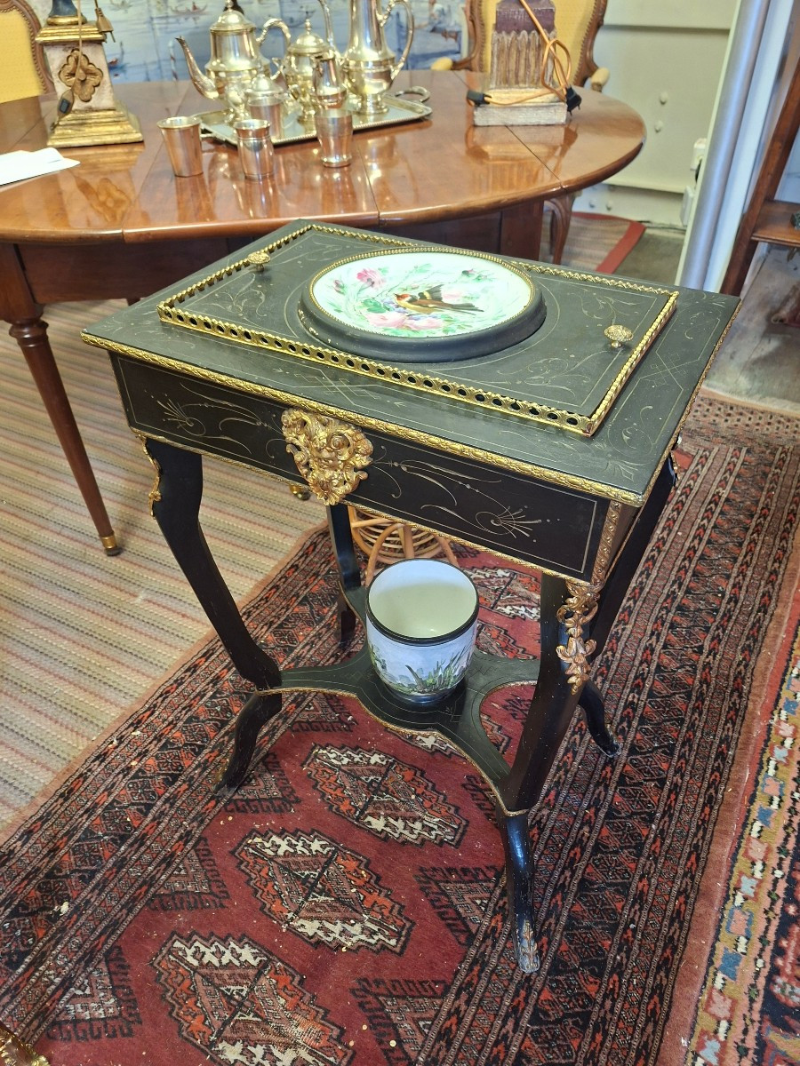 Jardiniere Napoléon III en Bois Noirci et Vase en Porcelaine 