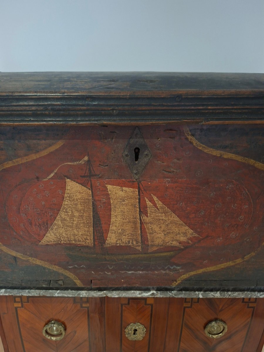 Coffre de Bateau à Décors Peint Polychrome -photo-1
