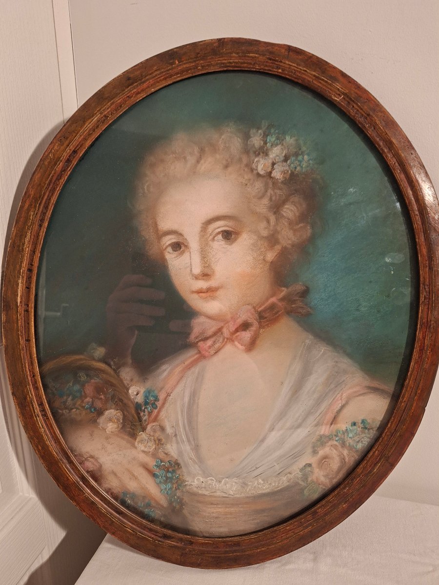 Paire de Pastels Portrait de Femmes Élégantes -photo-4