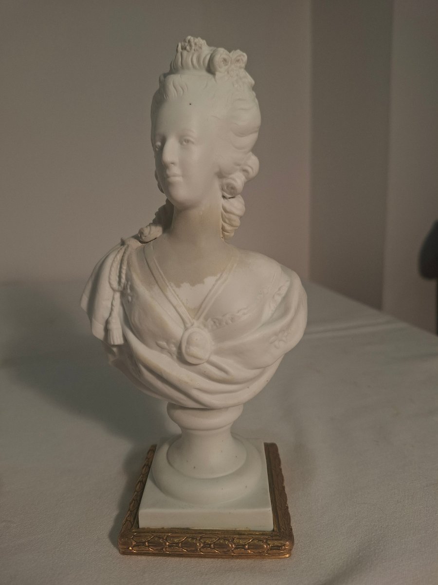 Bustes de Louis XVI et Marie -Antoinette en Bscuit de Porcelaine -photo-3