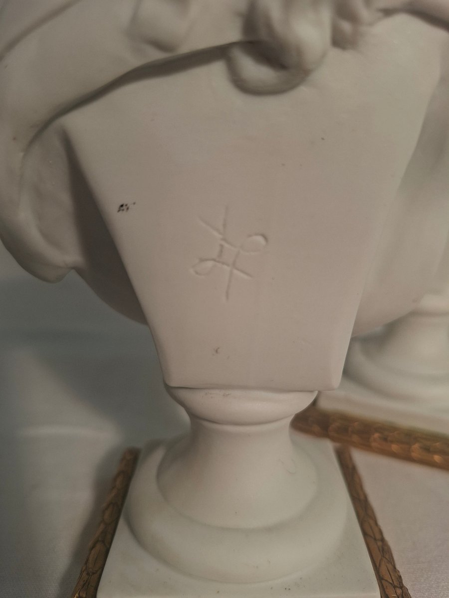 Bustes de Louis XVI et Marie -Antoinette en Bscuit de Porcelaine -photo-4