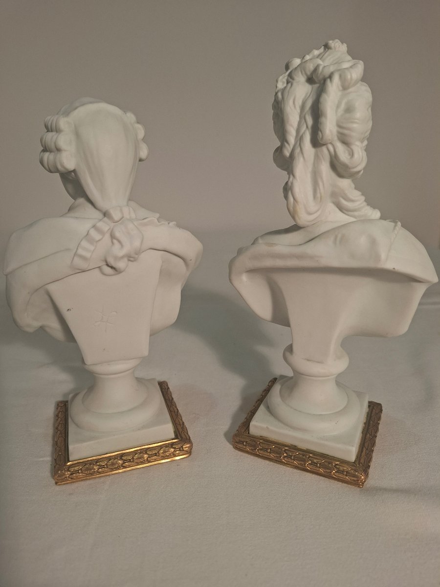 Bustes de Louis XVI et Marie -Antoinette en Bscuit de Porcelaine -photo-1