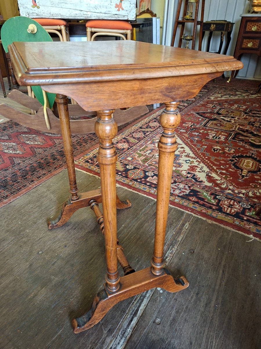 Side Table With 4 Legs-photo-2