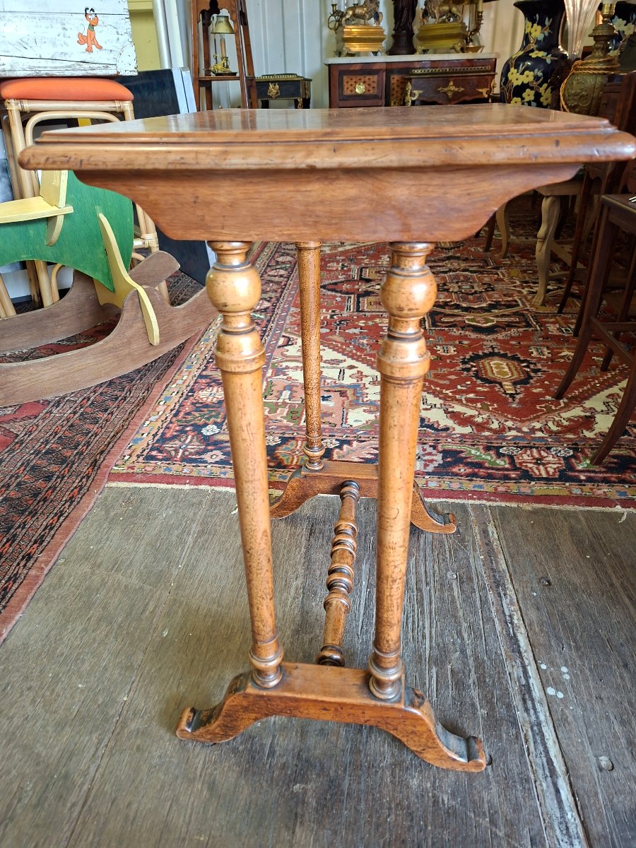 Side Table With 4 Legs-photo-1