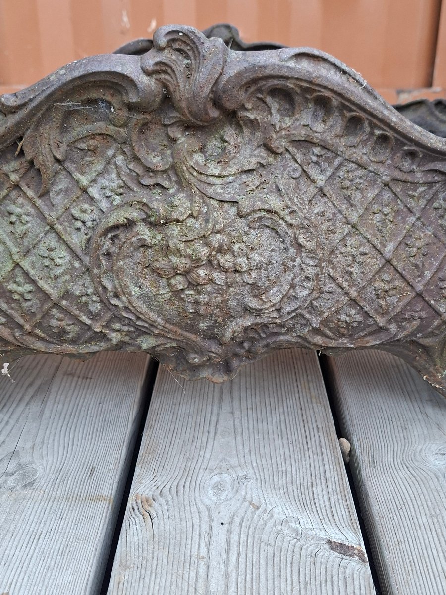 Paire  de Vases Medicis et Jardiniere de Style Rocaille de Charleville-photo-1
