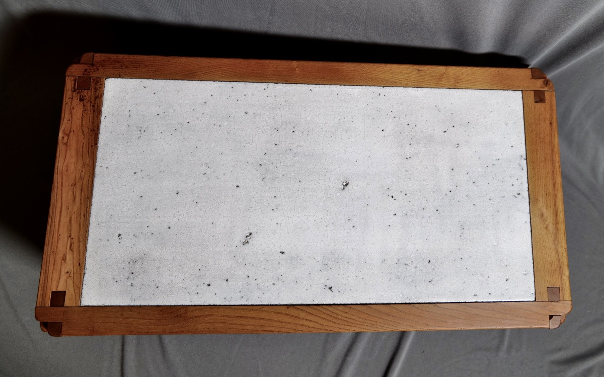 Pierre CHAPO - Table basse modèle T18 avec plateau unique en céramique blanche - Années 60-photo-3