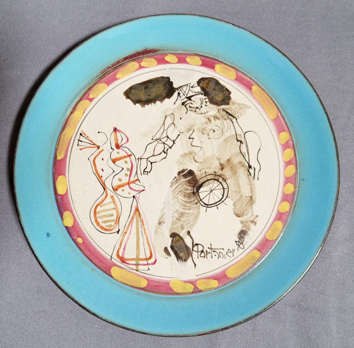 Gilbert Portanier - Plate With Figures And Sky Blue Outline - Vallauris - Cannes