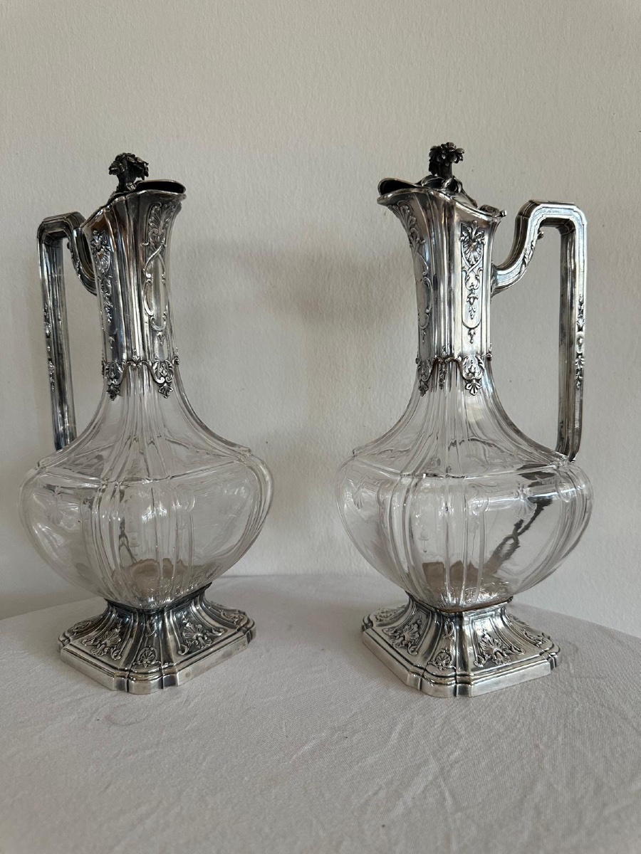 Édouard Tétard - Paire de carafes à vin en cristal et monture en argent, France.