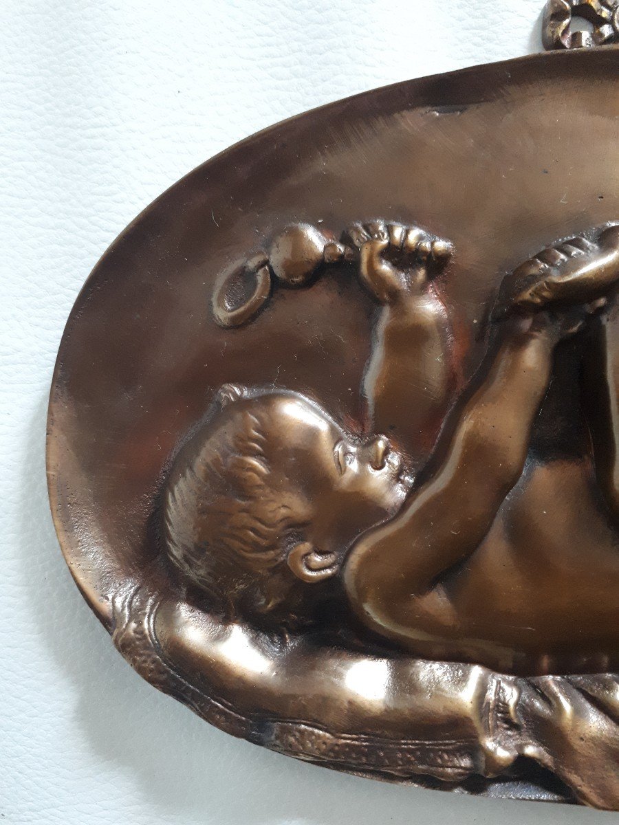 Bas-relief Bronze Sculpture Baby Child With Rattle Descamps 19th-photo-2