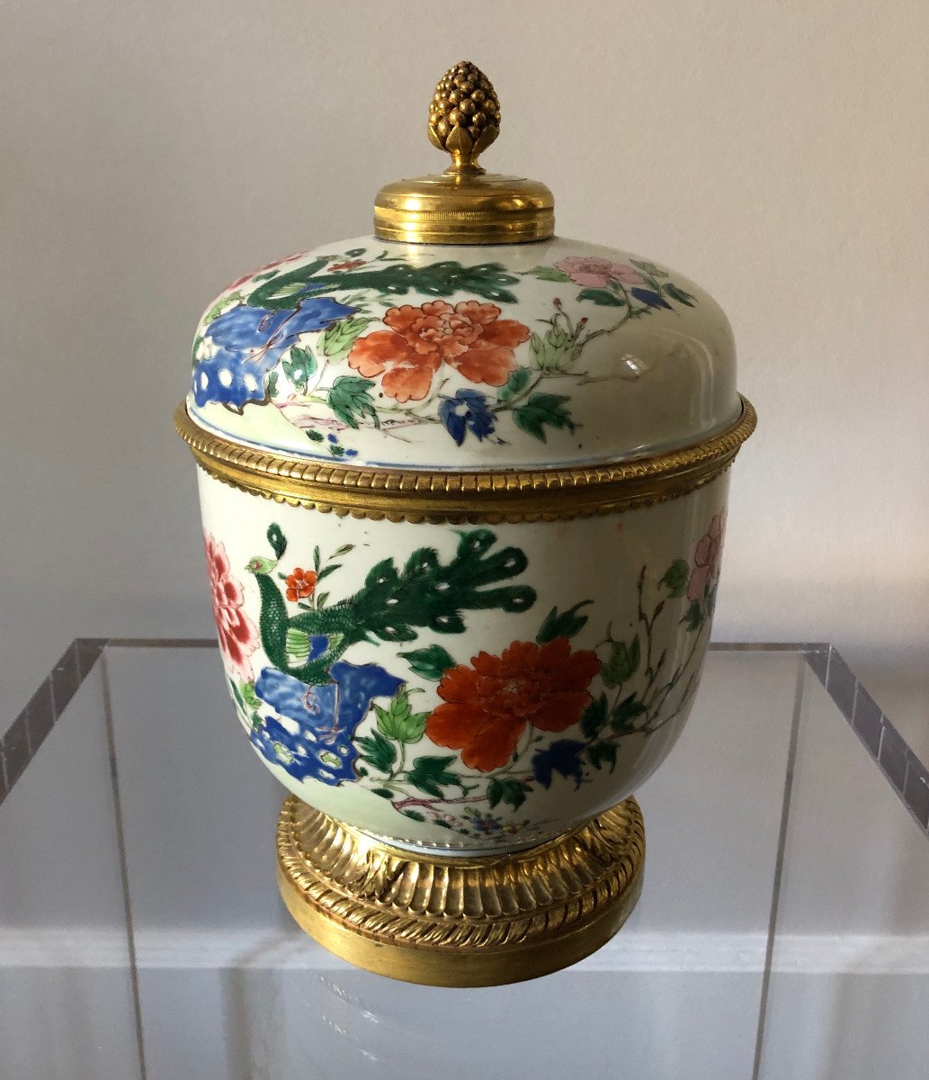 Vase au paon en porcelaine de Chine