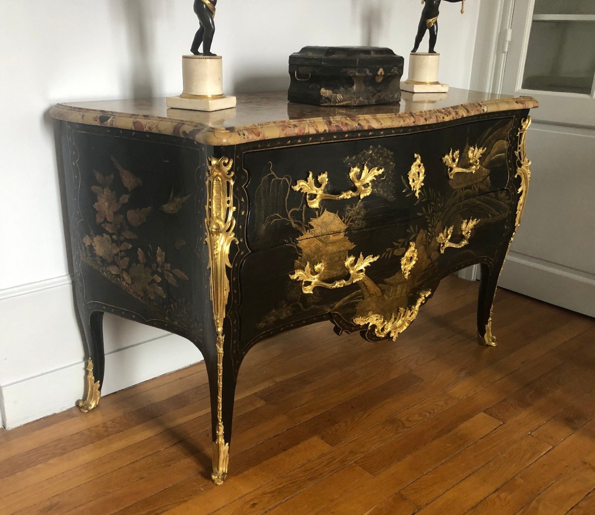 Commode en laque de Chine d'époque Louis XV estampillée CRIAERD-photo-1