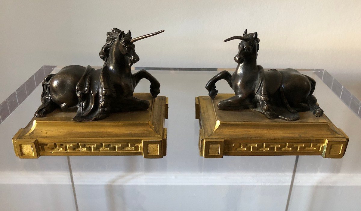 Paire de licornes d’époque Louis XVI
