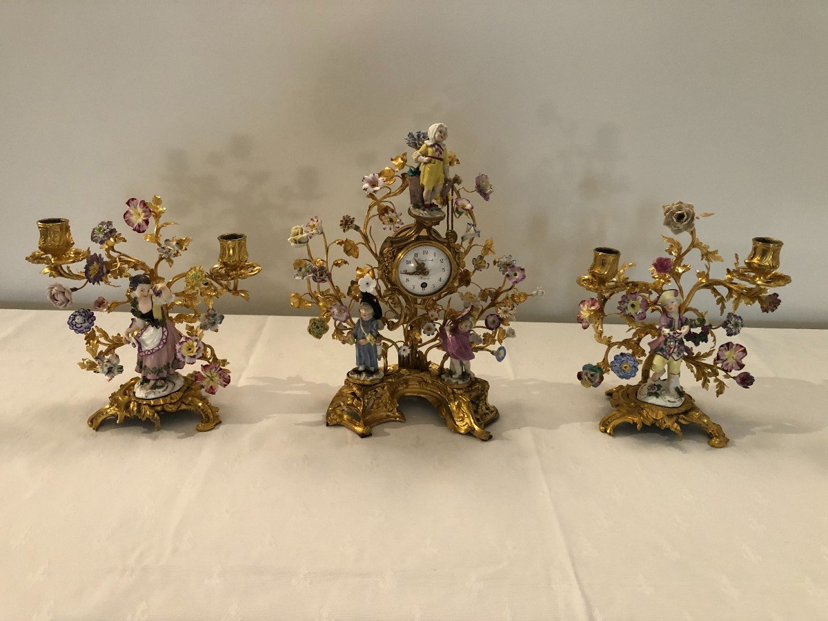 Garniture En Porcelaine De Meissen Et Bronze Doré d'époque Louis XV
