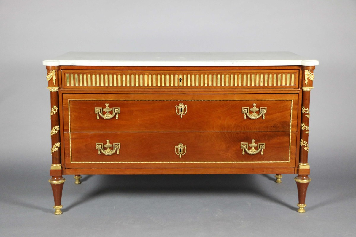 Grande Commode d'époque Louis XVI estampillée Joseph FEURSTEIN