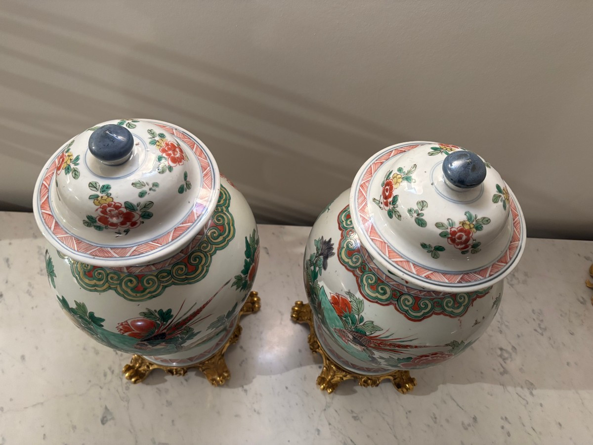 Pair Of Large Kangxi-period Green Family Covered Potiches-photo-2
