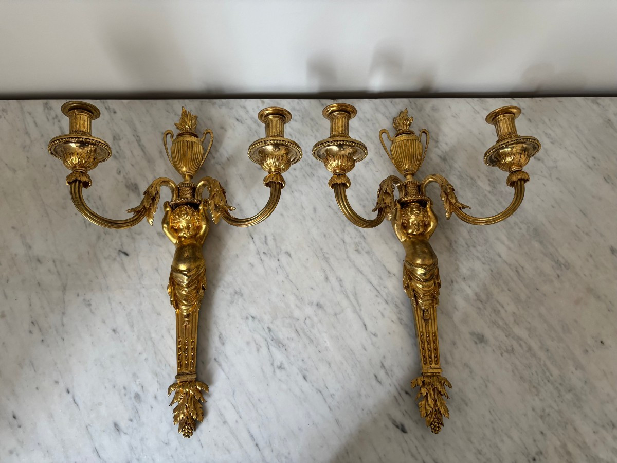 Paire d'Appliques au putto d'époque  Louis XVI