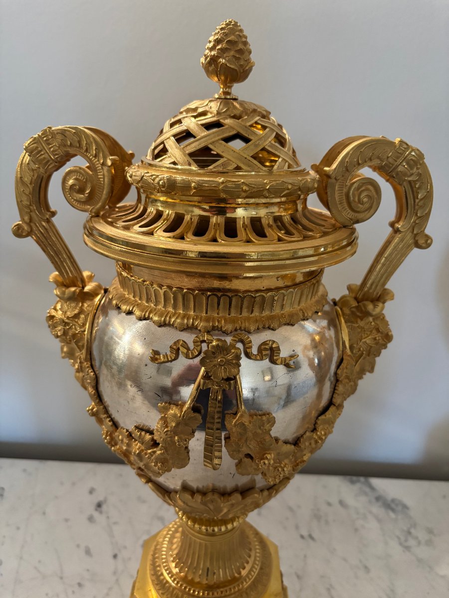 Paire de vases en bronze d'époque Louis XVI attribués à François Rémond (1747-1812)-photo-4