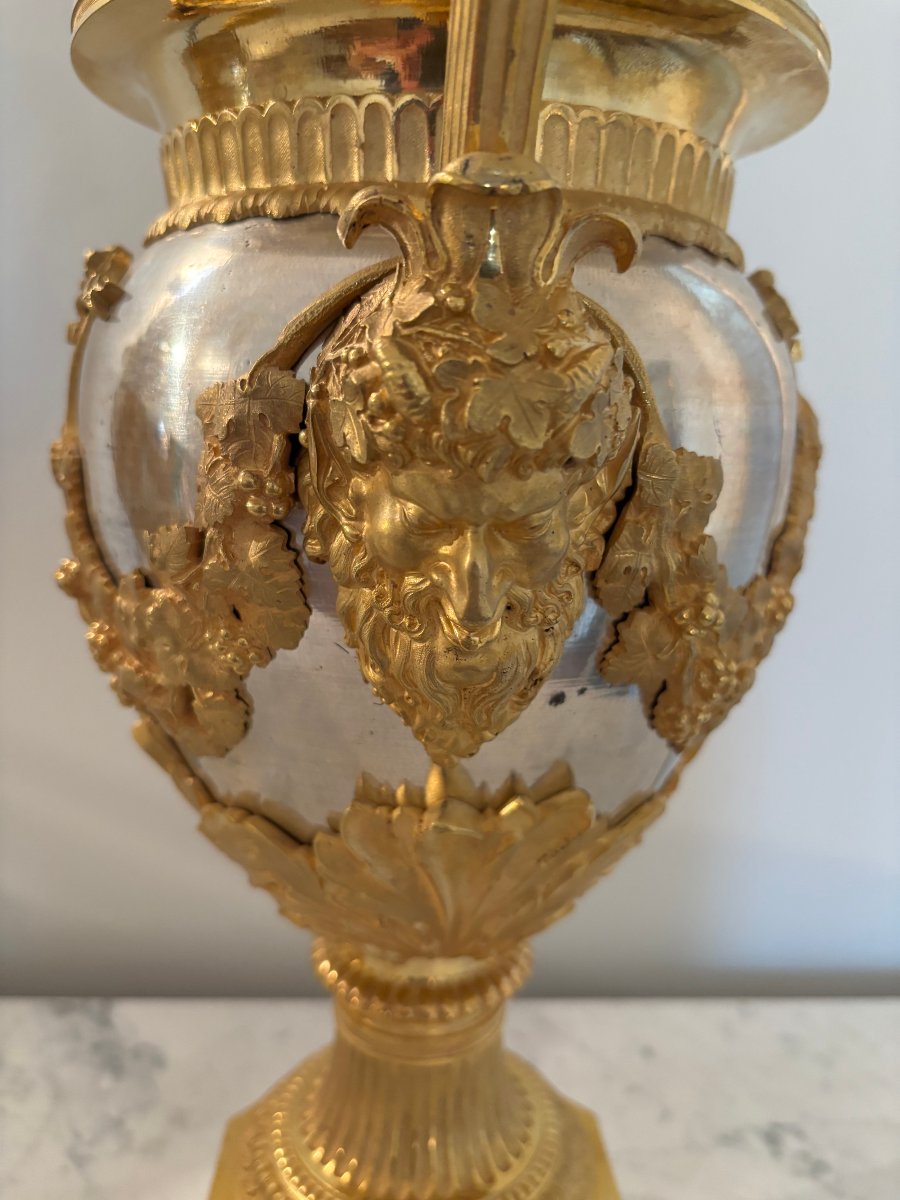 Paire de vases en bronze d'époque Louis XVI attribués à François Rémond (1747-1812)-photo-1