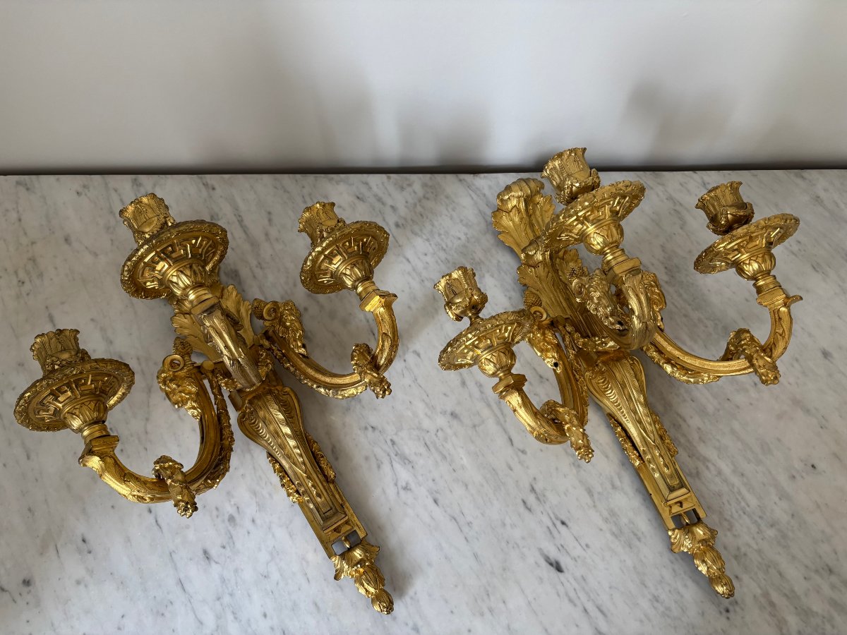 Paire d'appliques d'époque Louis XVI attribuée à DELAFOSSE