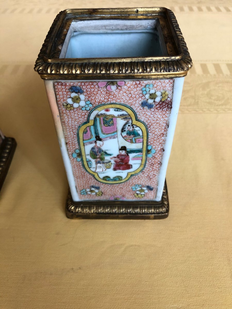 Pair Of Qianlong Famille Rose Vases-photo-1