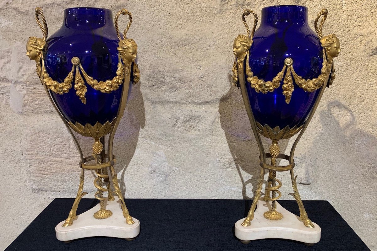 Paire de vases d’époque Louis XVI