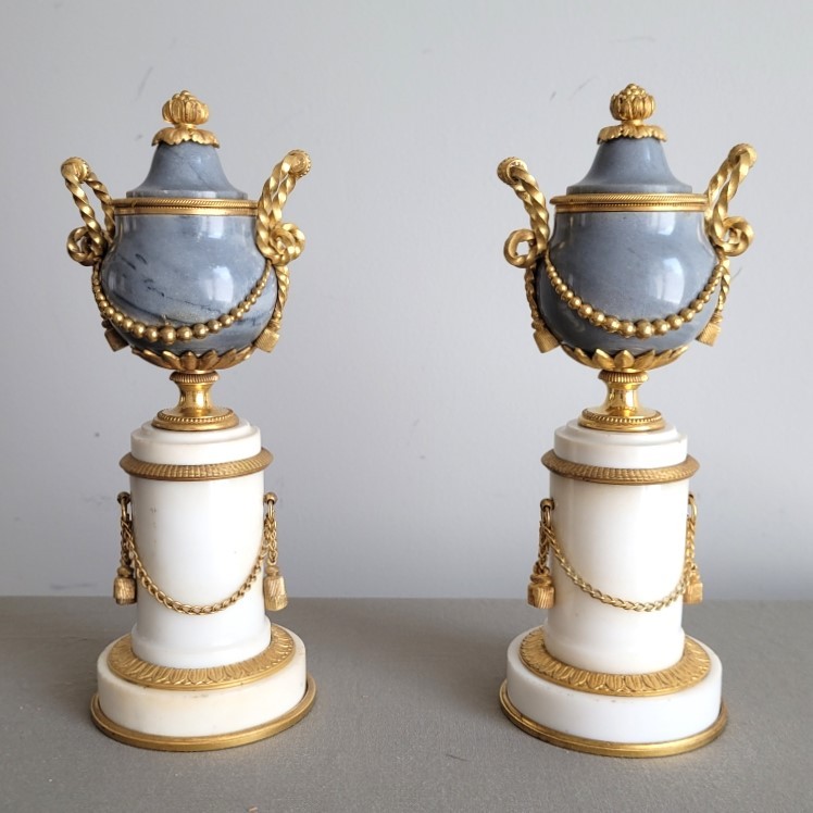 Paire de Cassolettes de Style Louis XVI, XIXème Siècle.
