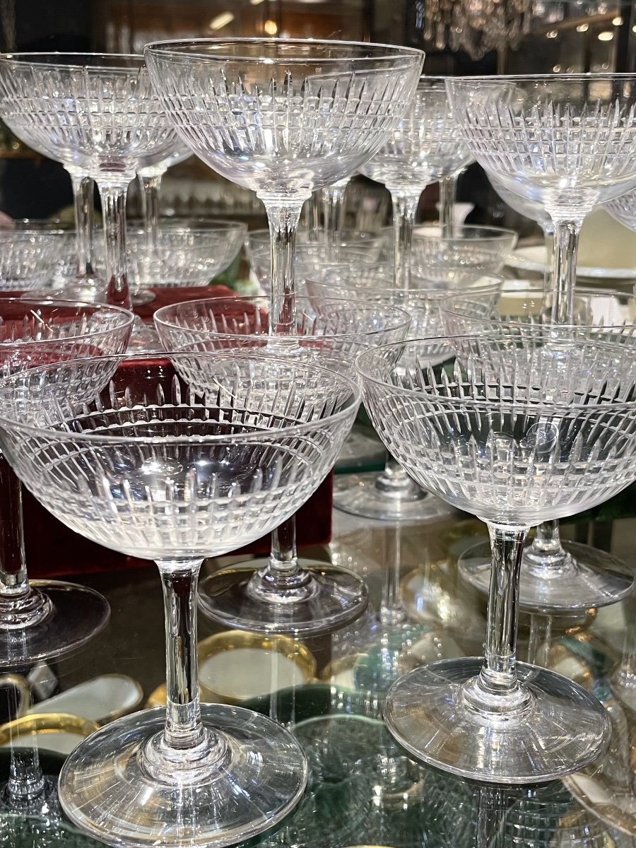 BACCARAT . “Nancy “ 12 coupes a Champagne 