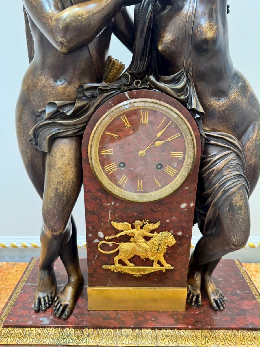 Important Artistic Clock In Patinated Bronze And Red Marble – Allegory Of Love – Neapolitan Period-photo-3