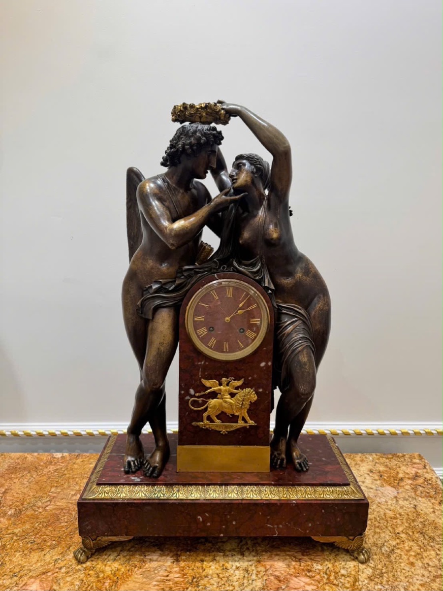 Important Artistic Clock In Patinated Bronze And Red Marble – Allegory Of Love – Neapolitan Period