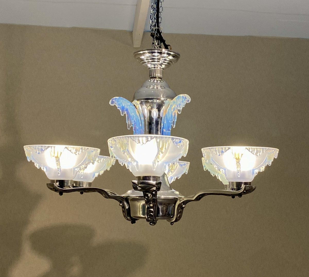 Lustre Art déco Ezan Petitot en verre opalescent, vers 1930-photo-2
