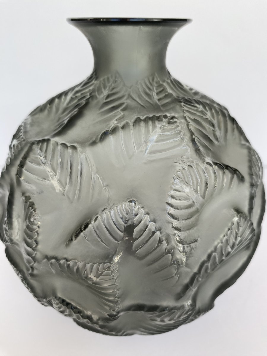 Vase "Ormeaux", René Lalique, 1926
