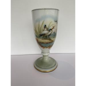 Vase en opaline, à décor d'échassiers, Val-St-Lambert