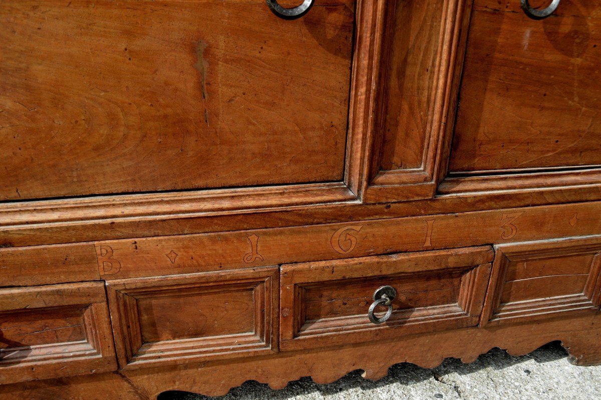 17th Century Chest-photo-3