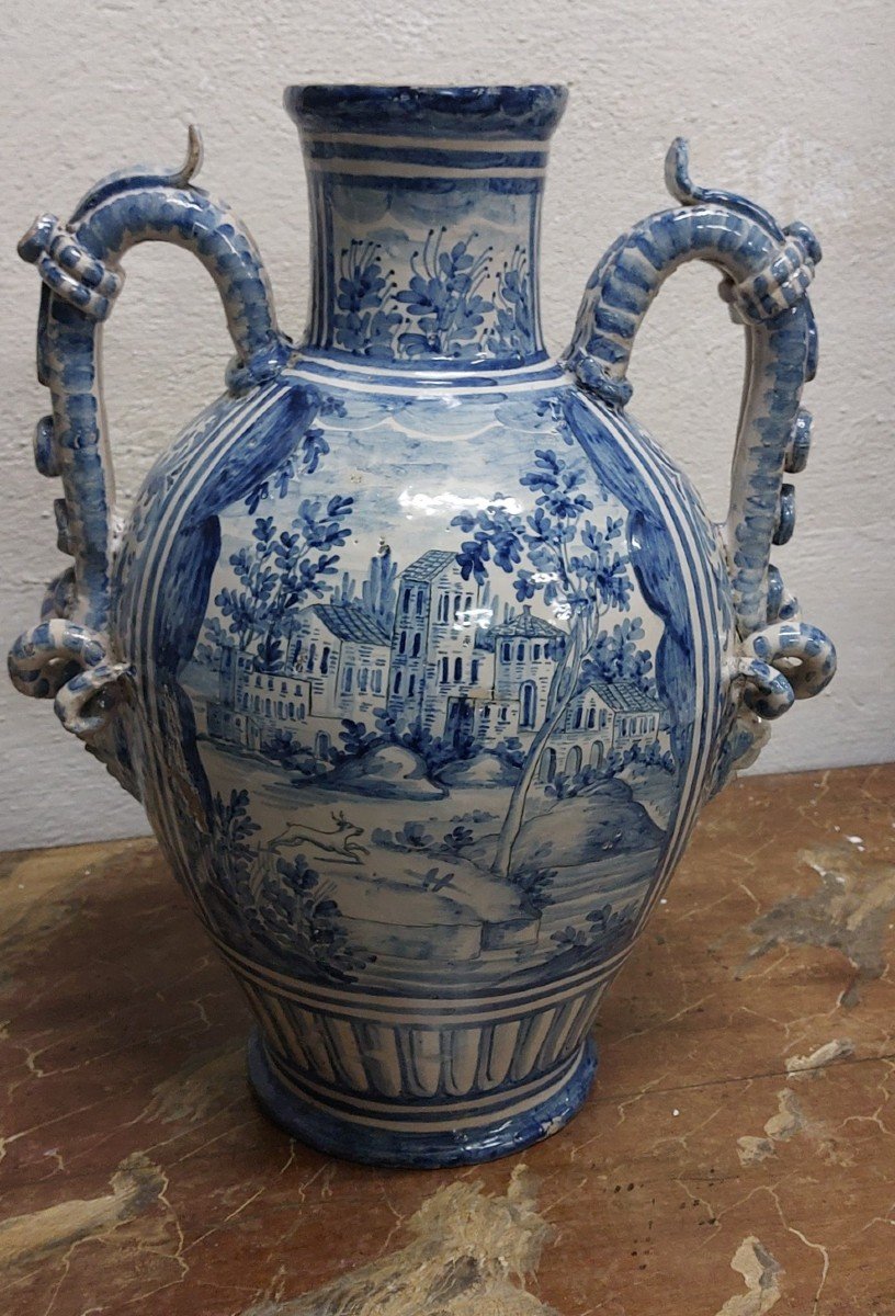 Vase en faience de Savone 