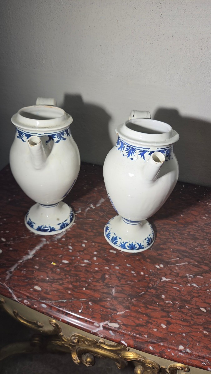 Paire de chevrettes en faience de Marseille-photo-3